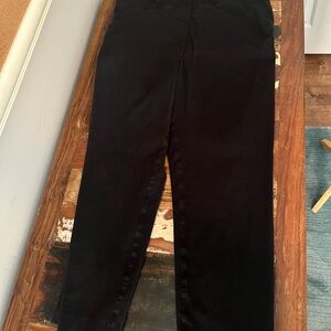 Spanx black capri cut pants.